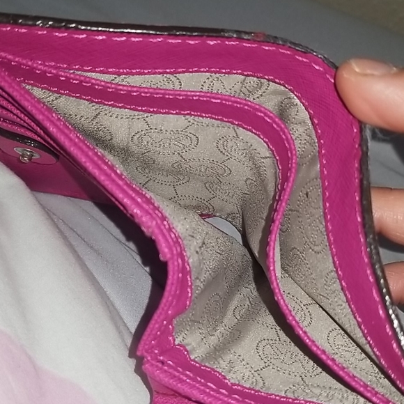 Wallet - Picture 4 of 4